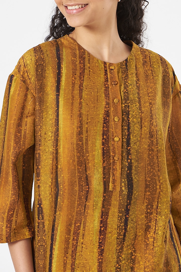 Mustard Silk Chanderi Printed Kurta Set by TIL BY AV - at Pernia's Pop Up Shop
