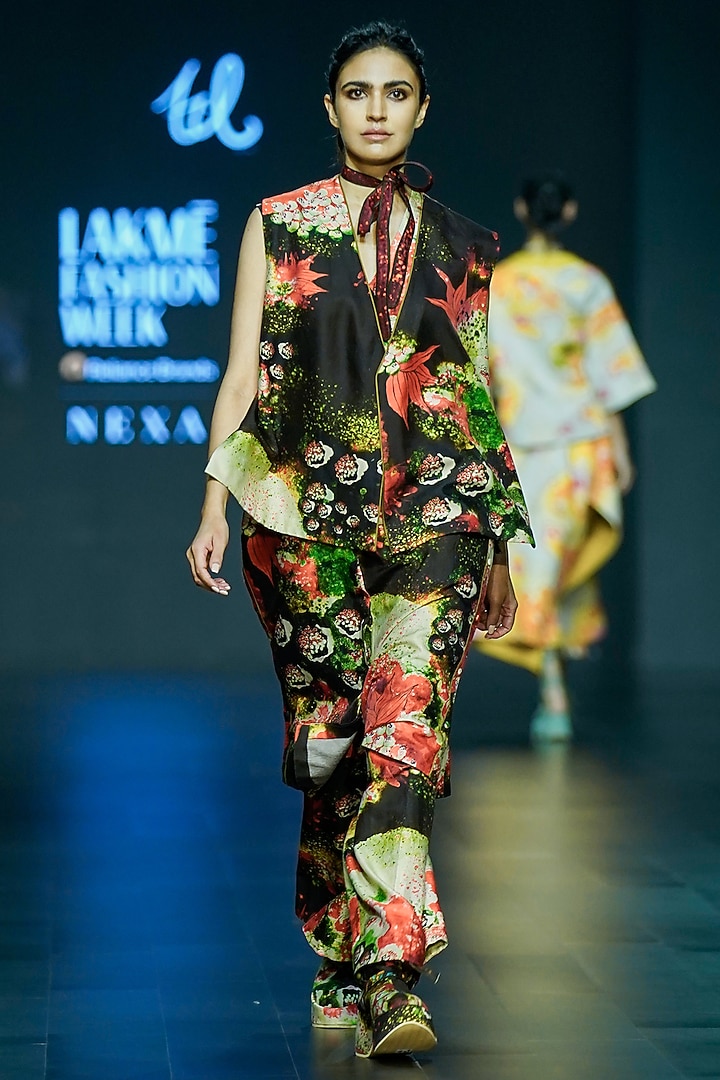 Red Chanderi Digital Printed Co-Ord Set by TIL BY AV - at Pernia's Pop Up Shop
