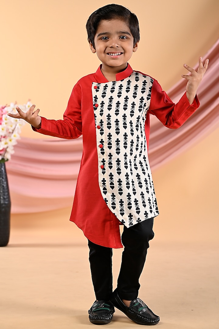 Red Cotton Printed Kurta Set For Boys by The Blue Morphology