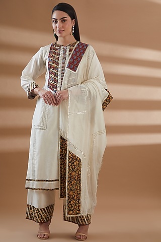 Ivory Pure Chanderi Embroidered Kurta Set by Tamra By Payal Khanna