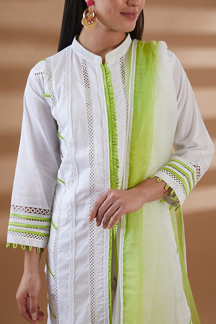 White Pure Cotton Embellished Kurta Set by Tamra By Payal Khanna at Pernia's Pop Up Shop