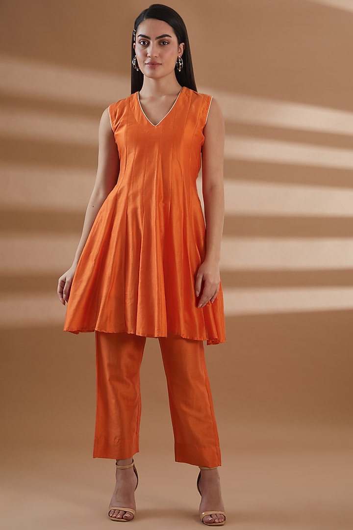 Orange Chanderi Embroidered Kurta Set by Tamra By Payal Khanna at Pernia's Pop Up Shop