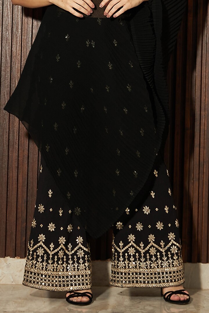 Black Pleated Georgette Off-Shoulder Cape Set by Tasuvure Indes at Pernia's Pop Up Shop