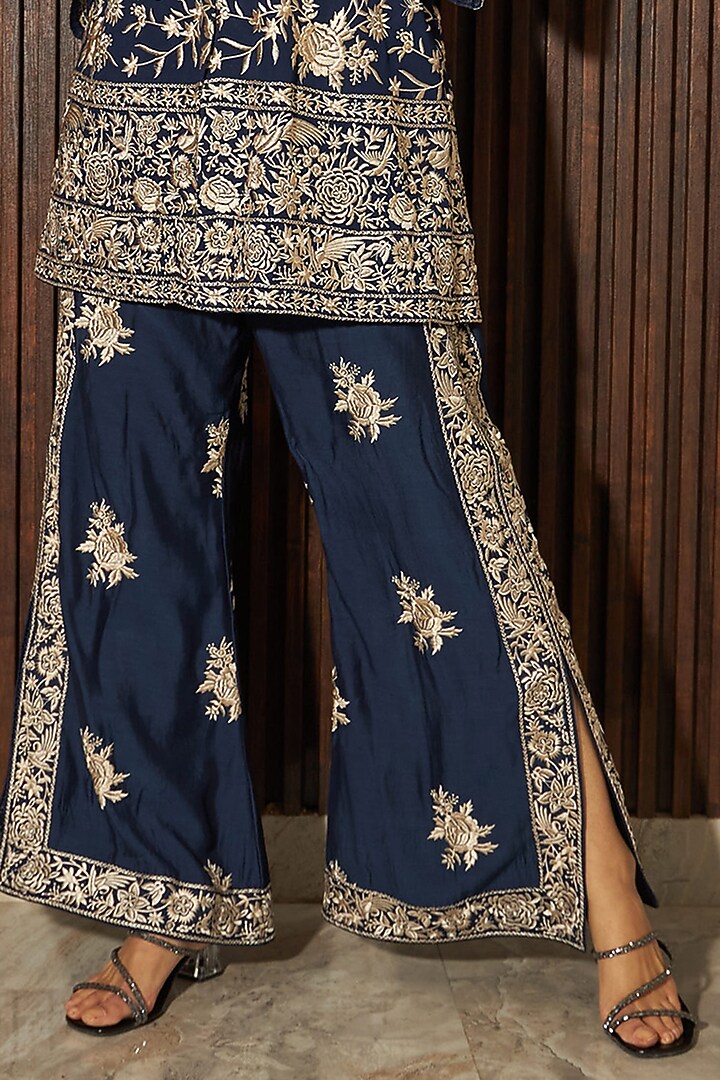 Blue Georgette Gara Embroidered Kurta Set by Tasuvure Indes at Pernia's Pop Up Shop