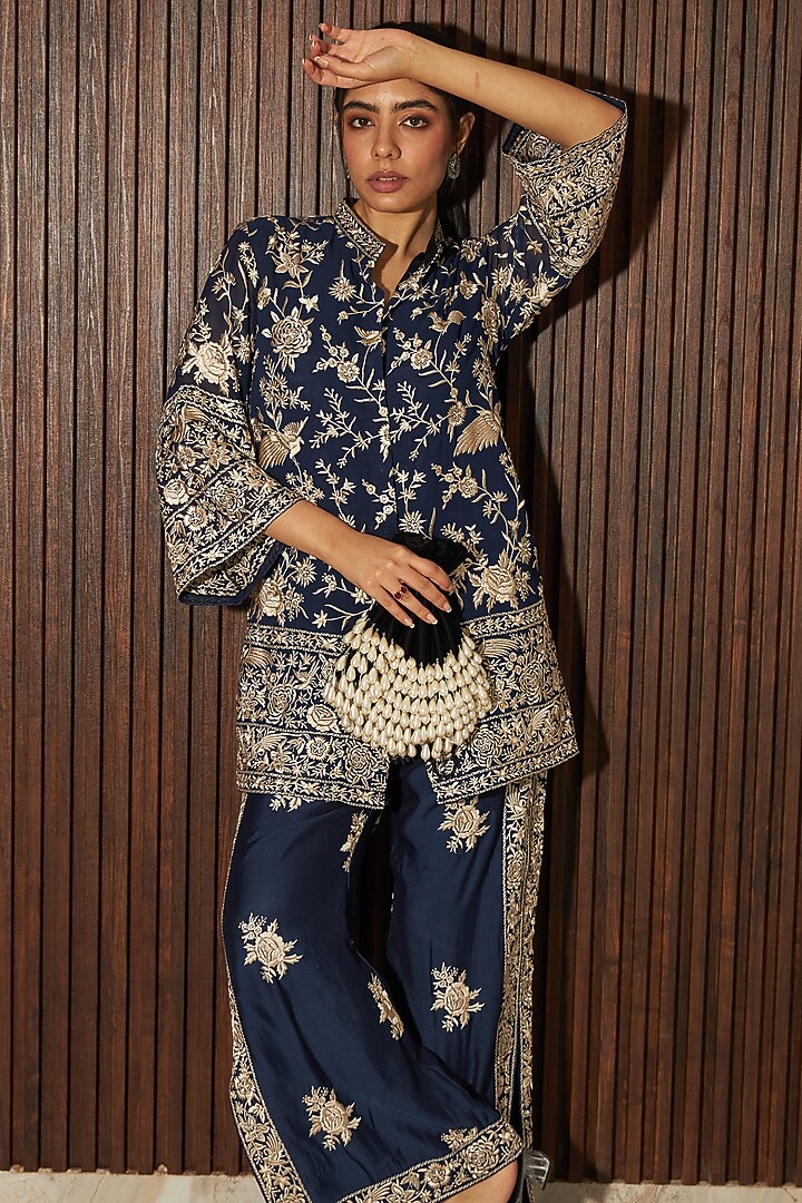 Blue Georgette Gara Embroidered Kurta Set by Tasuvure Indes at Pernia's Pop Up Shop