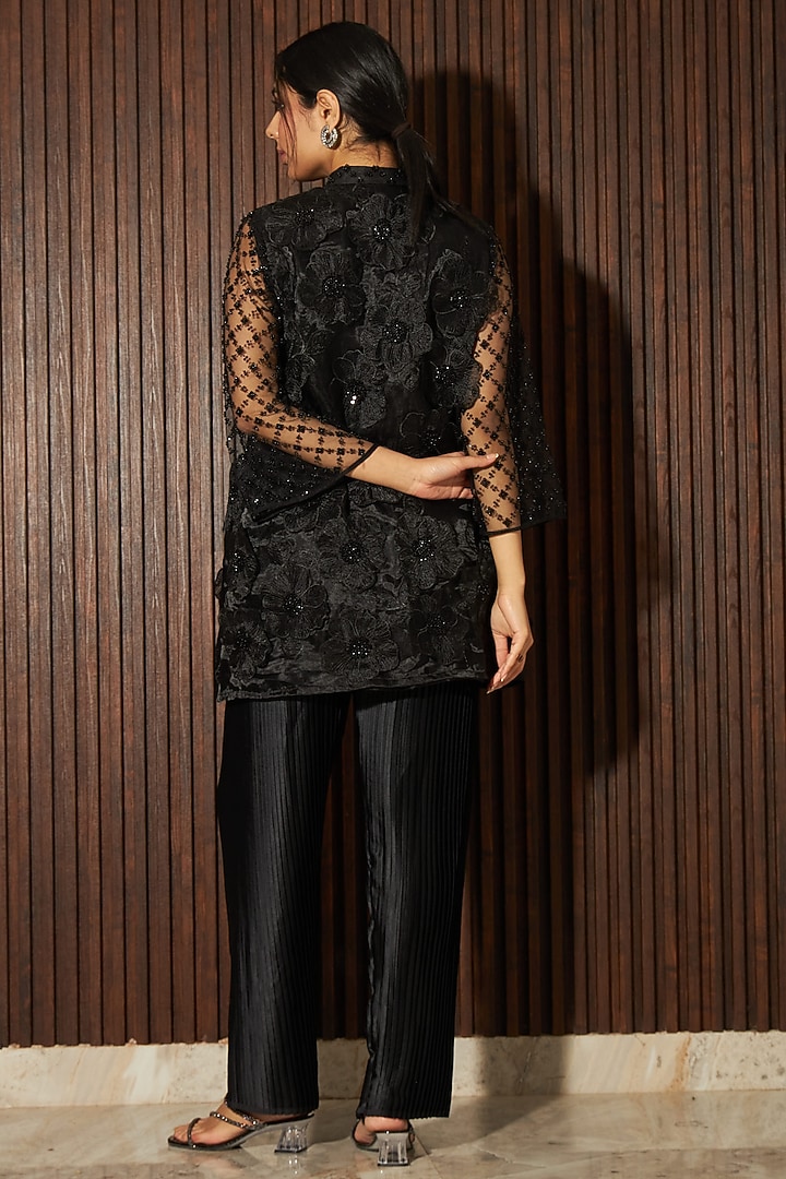 Black Net Floral Applique Work Kurta Set by Tasuvure Indes at Pernia's Pop Up Shop