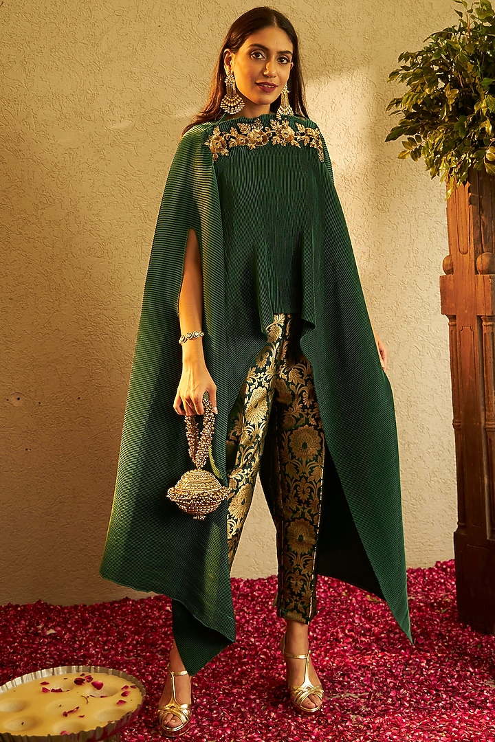 Green Embroidered Cape Set by Tasuvure Indes at Pernia's Pop Up Shop