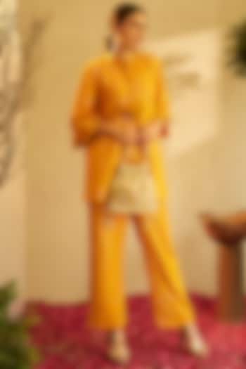 Citrine Pant Set With Mirror Work by Tasuvure Indes