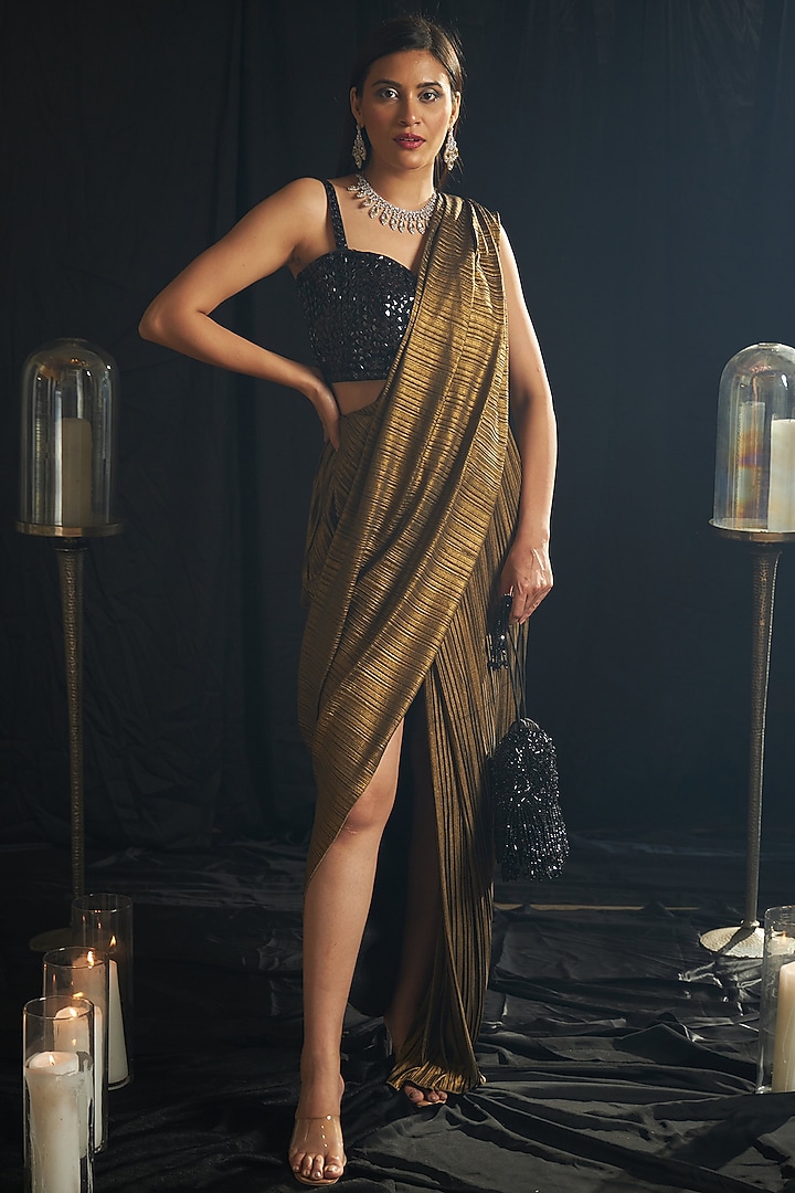 Metal Gold Metallic Shimmer Slit Wedding Saree Set by Tasuvure Indes at Pernia's Pop Up Shop