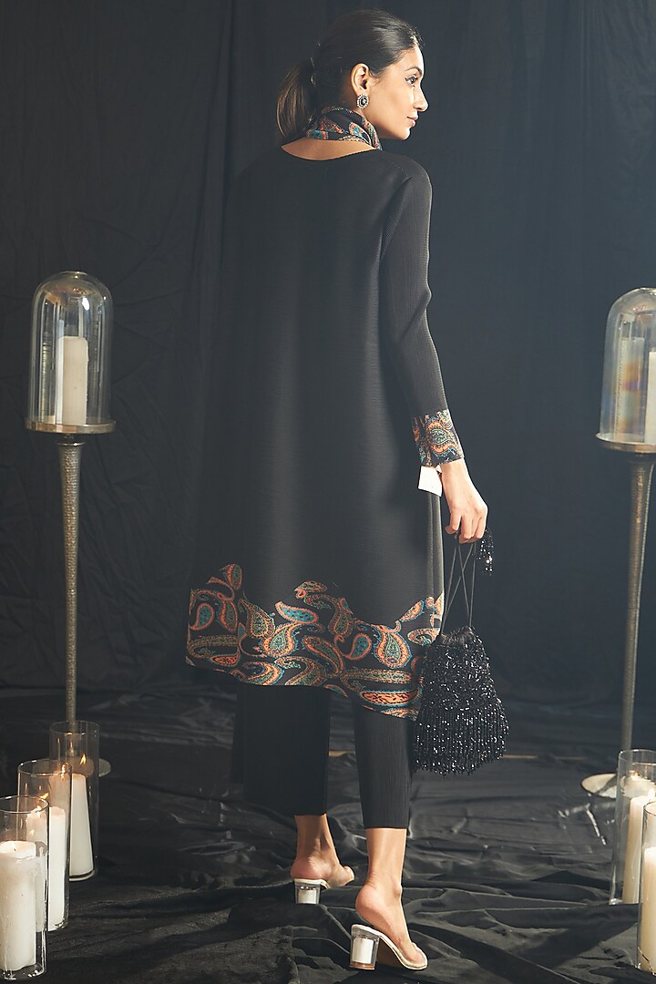 Black Pleated Polyester Paisley Printed Tunic Set by Tasuvure Indes at Pernia's Pop Up Shop