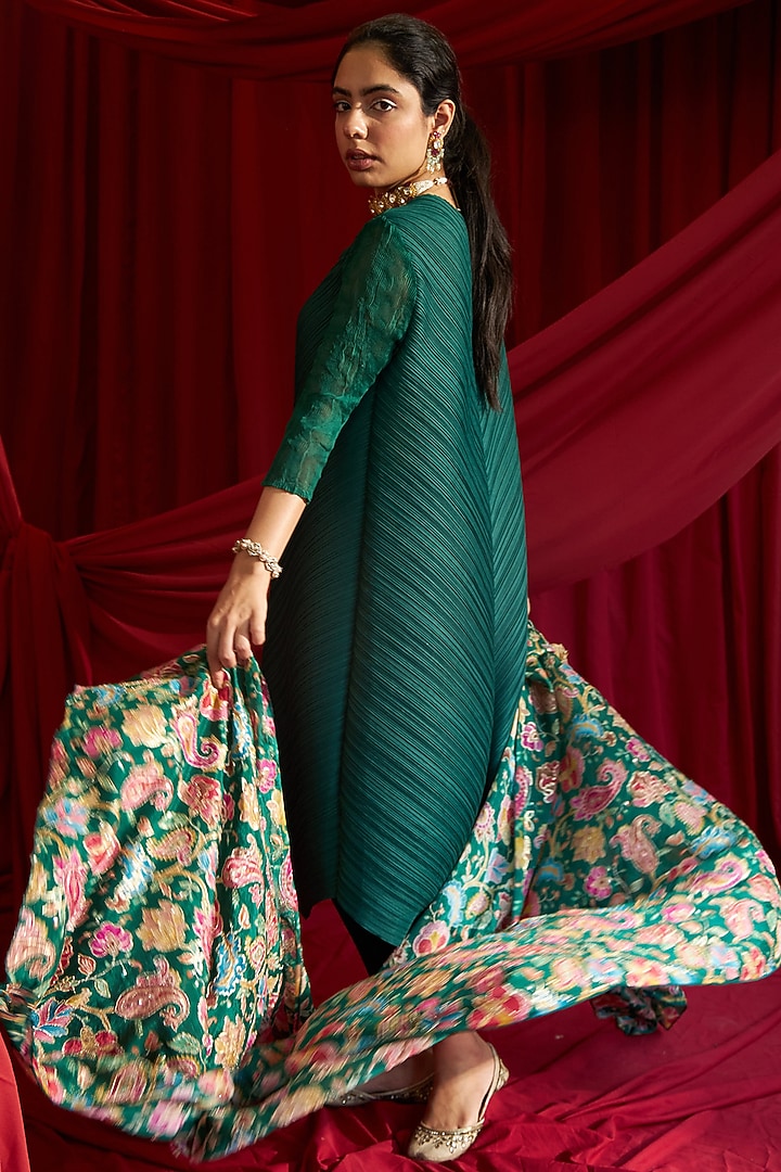 Green Pleated Polyester Straight Tunic Set by Tasuvure Indes at Pernia's Pop Up Shop