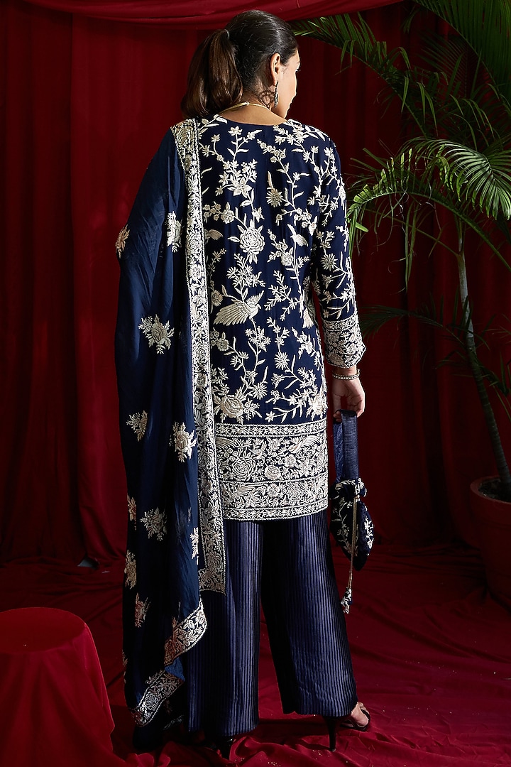Blue Georgette Gara Embroidered Kurta Set by Tasuvure Indes at Pernia's Pop Up Shop