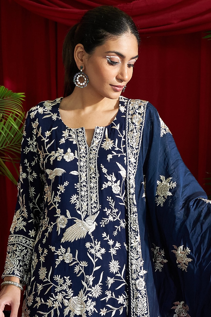 Blue Georgette Gara Embroidered Kurta Set by Tasuvure Indes at Pernia's Pop Up Shop