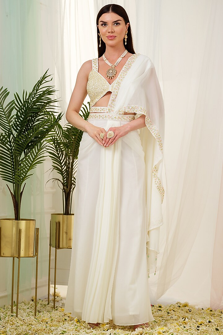 Off-White Georgette & Tulle Draped Wedding Saree Set by Tamaraa By Tahani at Pernia's Pop Up Shop