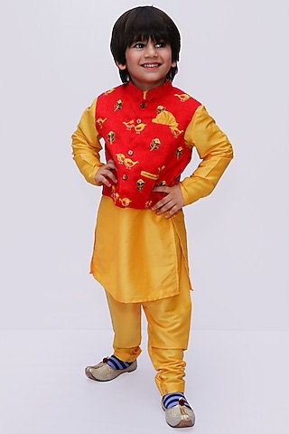 Yellow Cotton Kurta Set With Red Bundi Jacket For Boys by Tutus by tutu