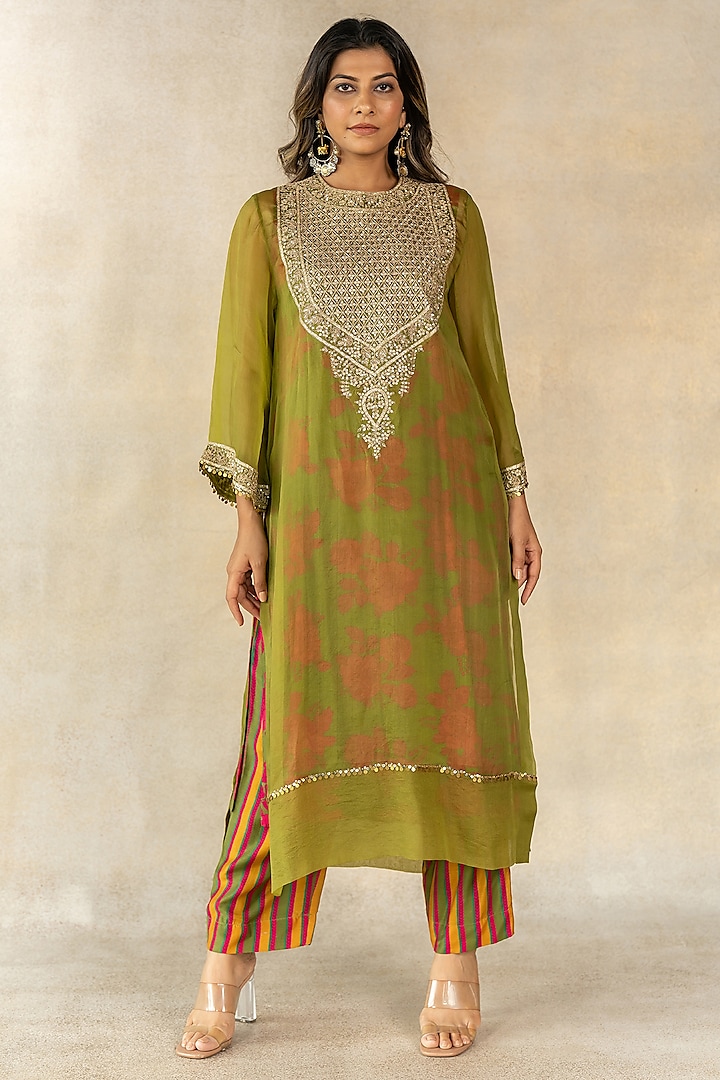 Mehendi Green Organza Hand Embroidered Overlay Kurta Set by TUSSAH BY SIDDHI SHAH at Pernia's Pop Up Shop