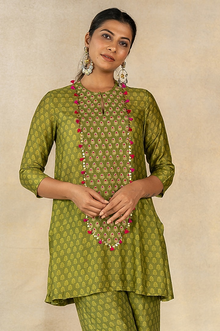 Mehendi Green Cotton Silk Motif Printed & Hand Embroidered Co-Ord Set by TUSSAH BY SIDDHI SHAH at Pernia's Pop Up Shop