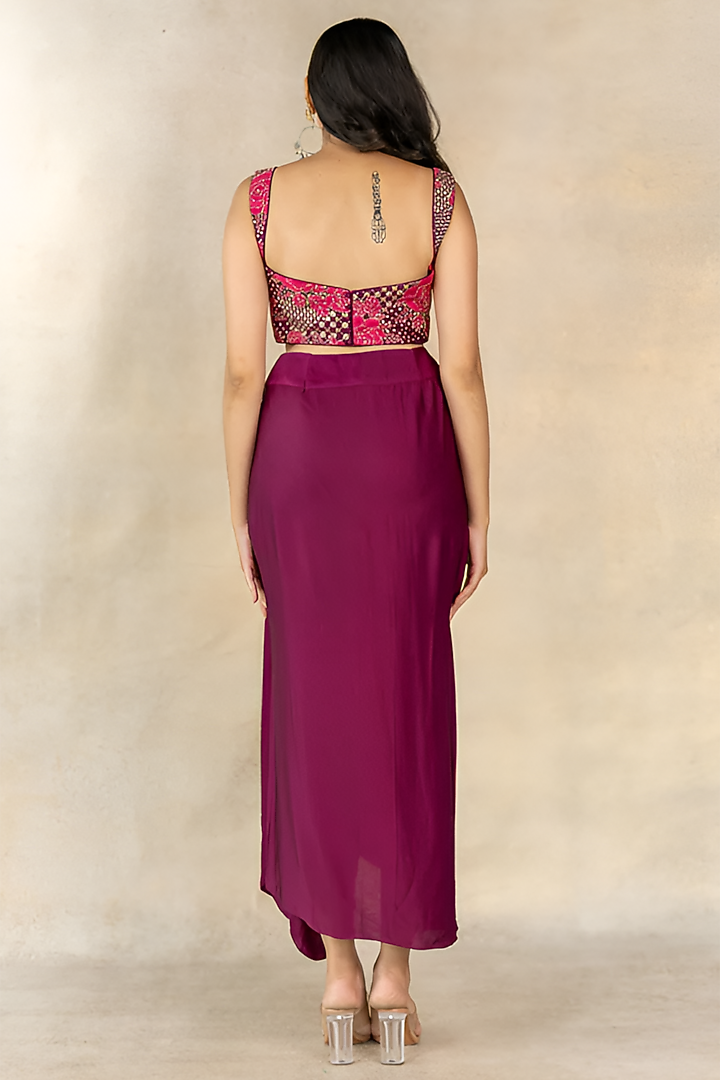 Magenta Organza Hand Embroidered Cape Set by TUSSAH BY SIDDHI SHAH at Pernia's Pop Up Shop