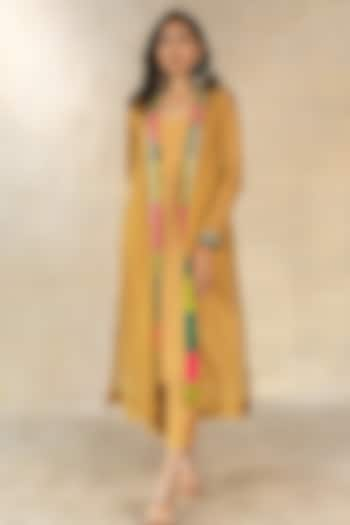 Mustard Cotton Silk Bandhani Printed A-Line Kurta Set by TUSSAH BY SIDDHI SHAH at Pernia's Pop Up Shop