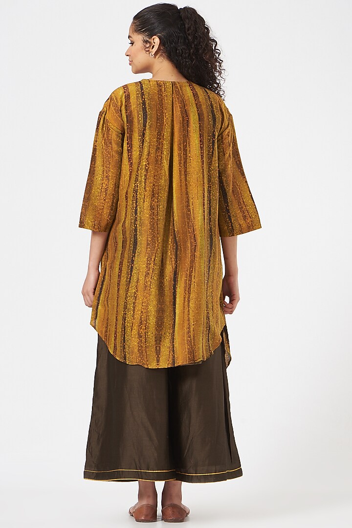 Mustard Silk Chanderi Printed Kurta Set by TIL BY AV - at Pernia's Pop Up Shop