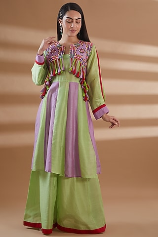Green Pure Chanderi Embroidered Kurta Set by Tamra By Payal Khanna
