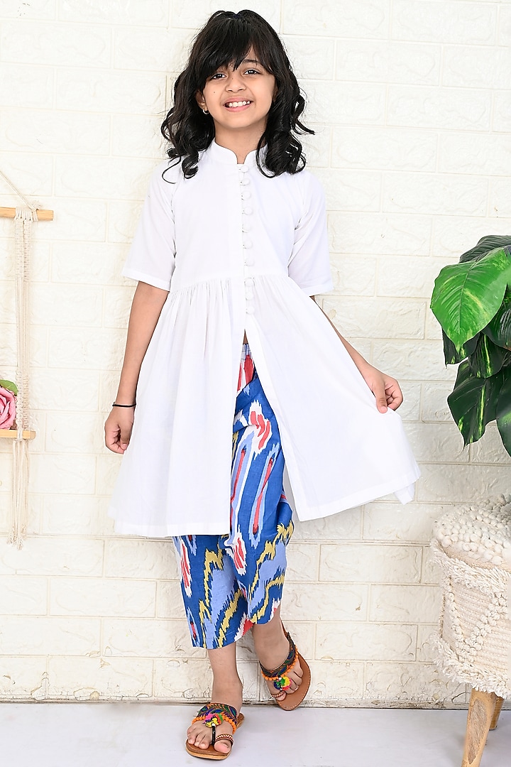 White Cotton Ikat Printed Kurta Set For Girls by THE COTTON STAPLE at Pernia's Pop Up Shop