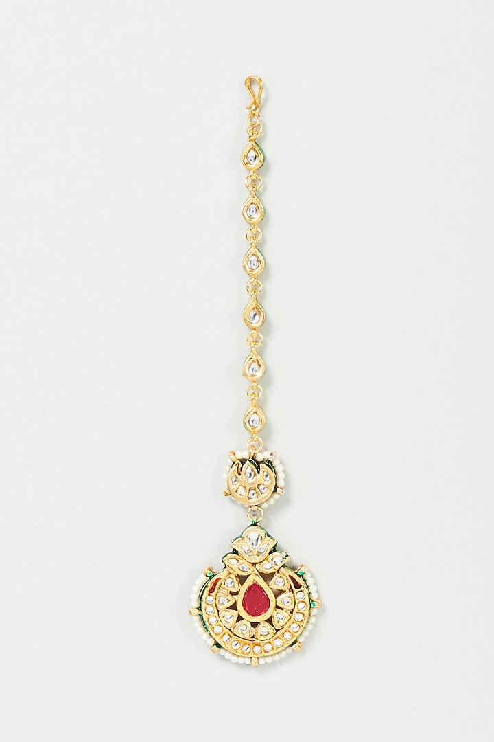 Gold Finish White Kundan Polki Maang Tikka by Tad Accessories at Pernia's Pop Up Shop