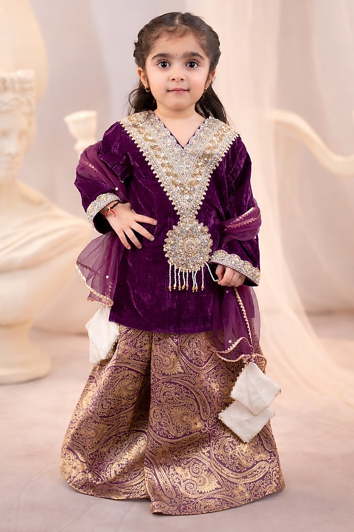 Golden Brocade Skirt Set For Girls by Devykids at Pernia's Pop Up Shop
