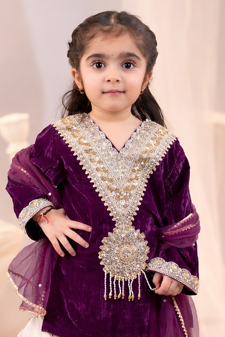 Golden Brocade Skirt Set For Girls by Devykids at Pernia's Pop Up Shop