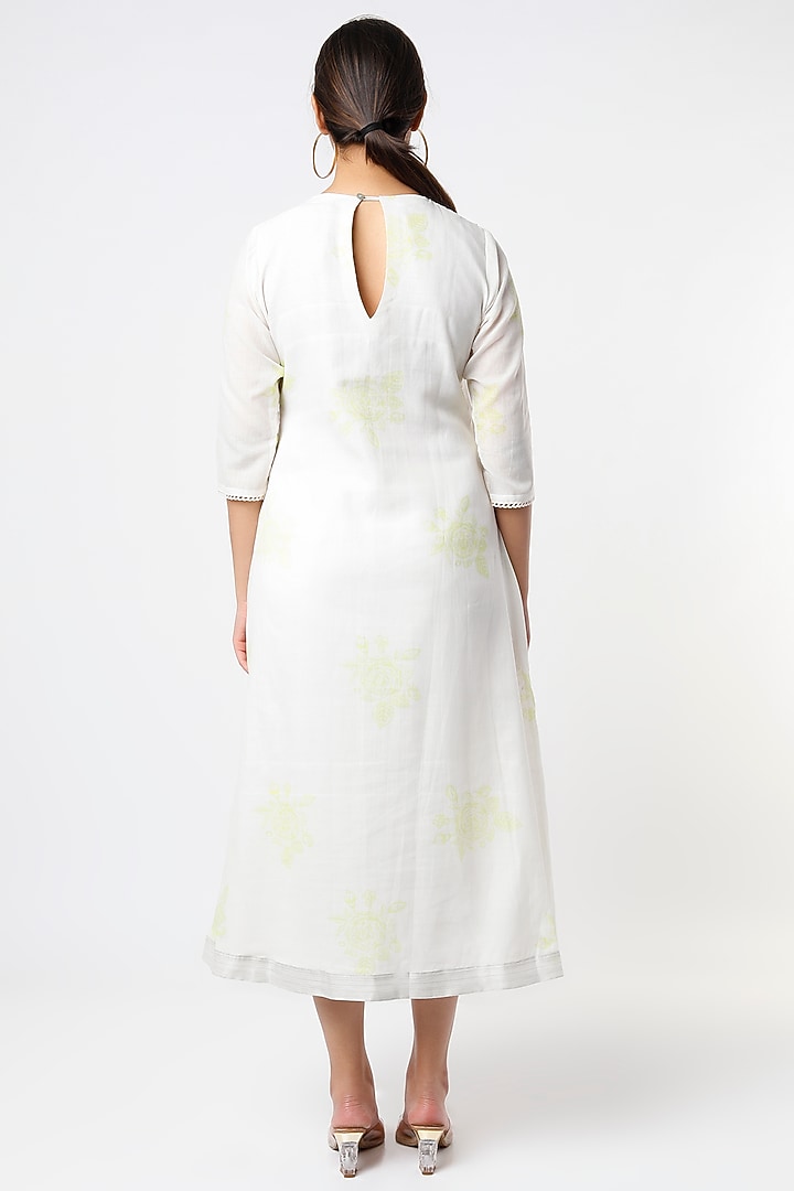 Ivory Cotton Paneled Kurta by Tina Eapen at Pernia's Pop Up Shop