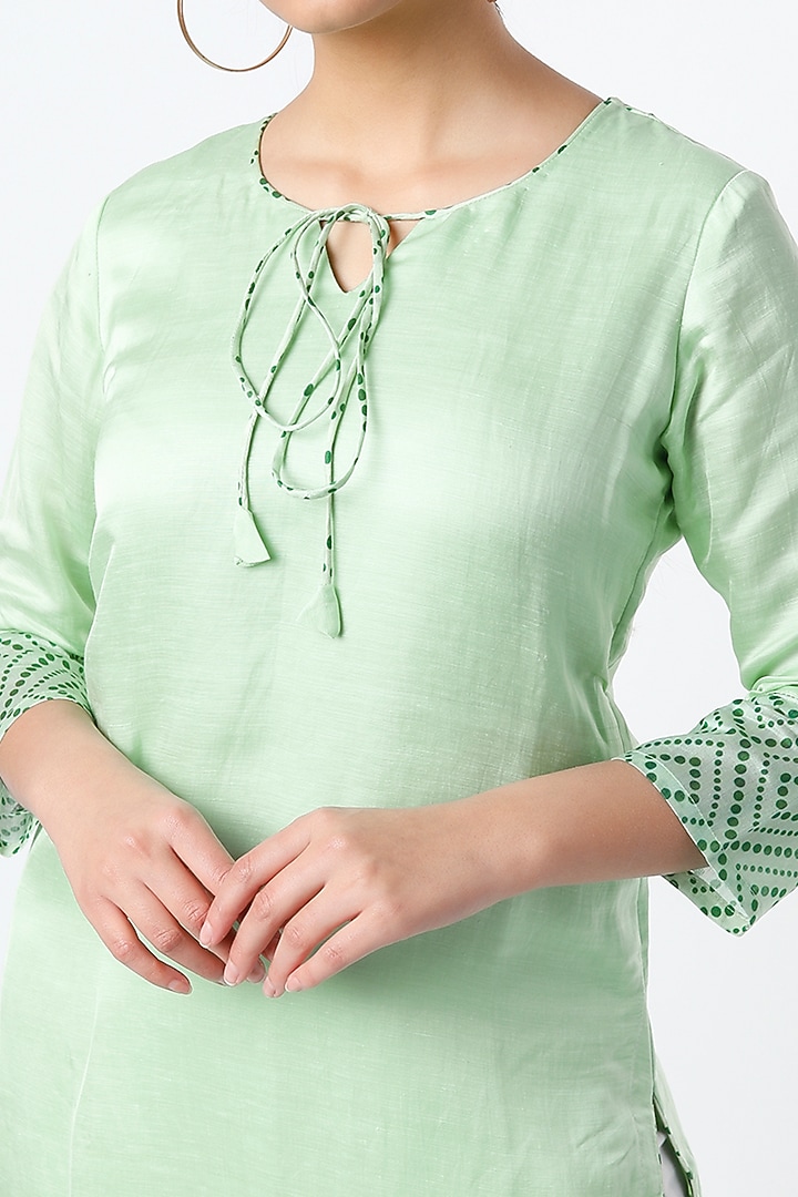 Green Kurta In Cotton Linen  by Tina Eapen at Pernia's Pop Up Shop