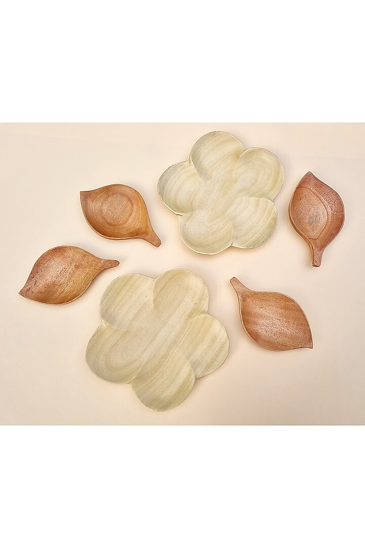 White Flower-Shaped Plates (Set of 2) by Tessera