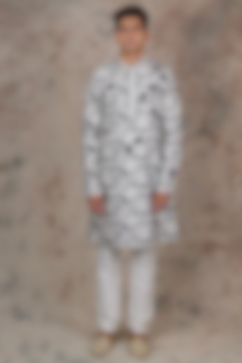 White Cotton Silk Embroidered Kurta Set by THE BLUES at Pernia's Pop Up Shop