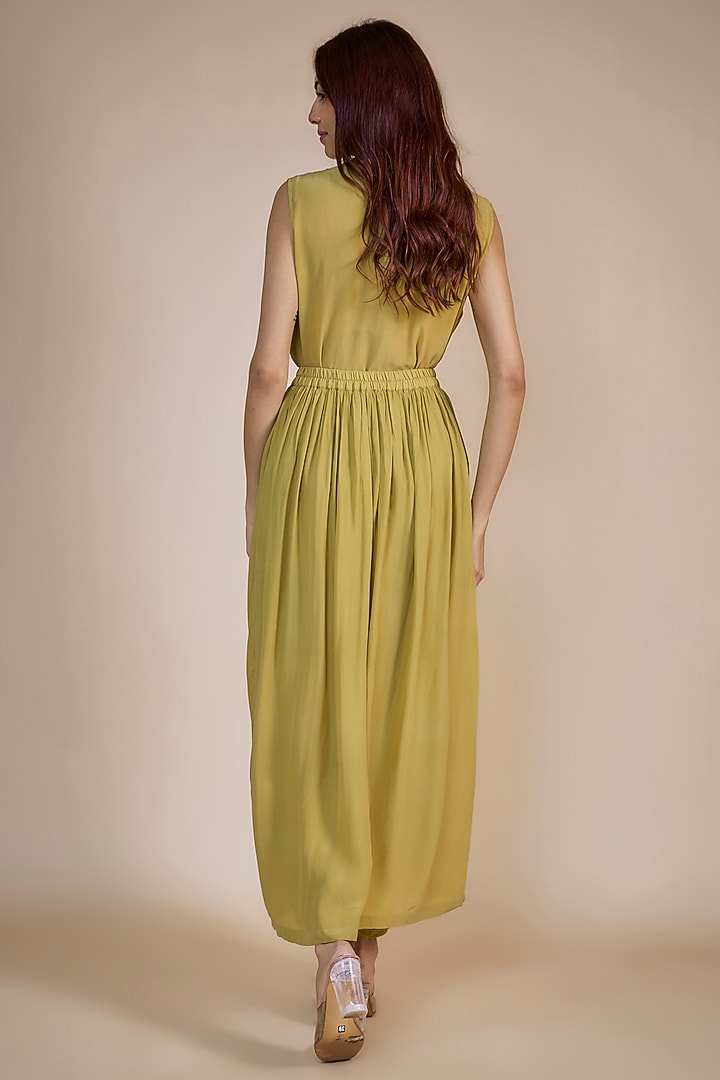 Moss Green Crepe Straight Gathered Pant Set by Three at Pernia's Pop Up Shop