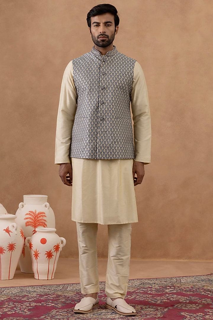 Blue Banarasi Brocade Bundi Jacket Set by The Ethnic Co at Pernia's Pop Up Shop