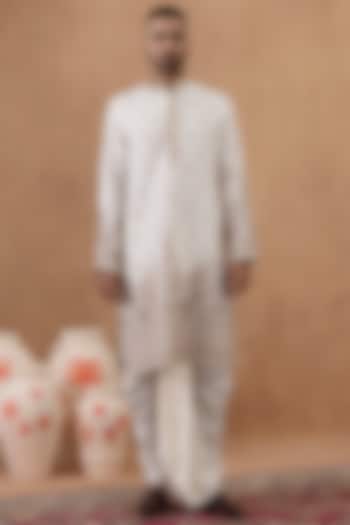 Cream Cotton Silk Machine Embroidered Kurta Set by The Ethnic Co at Pernia's Pop Up Shop