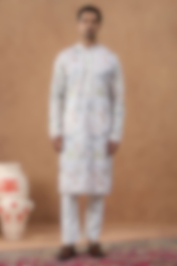 Cream Cotton Silk Floral Embroidered Kurta Set by The Ethnic Co at Pernia's Pop Up Shop