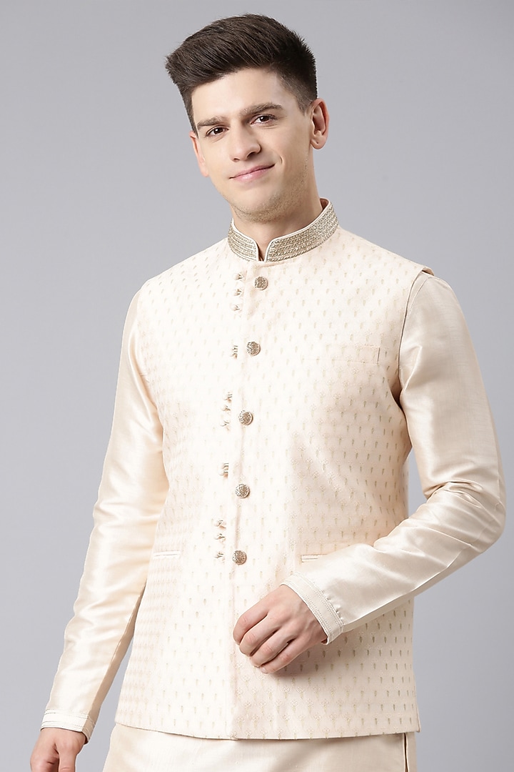 Light Pink Banarasi Jacquard Bundi Jacket Set by The Ethnic Co at Pernia's Pop Up Shop