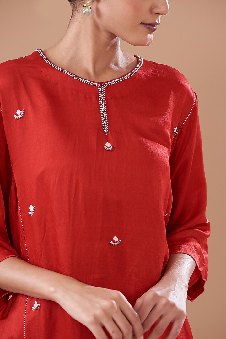 Red & Purple Ombre Silk Embroidered Kurta Set by The Pot Plant at Pernia's Pop Up Shop