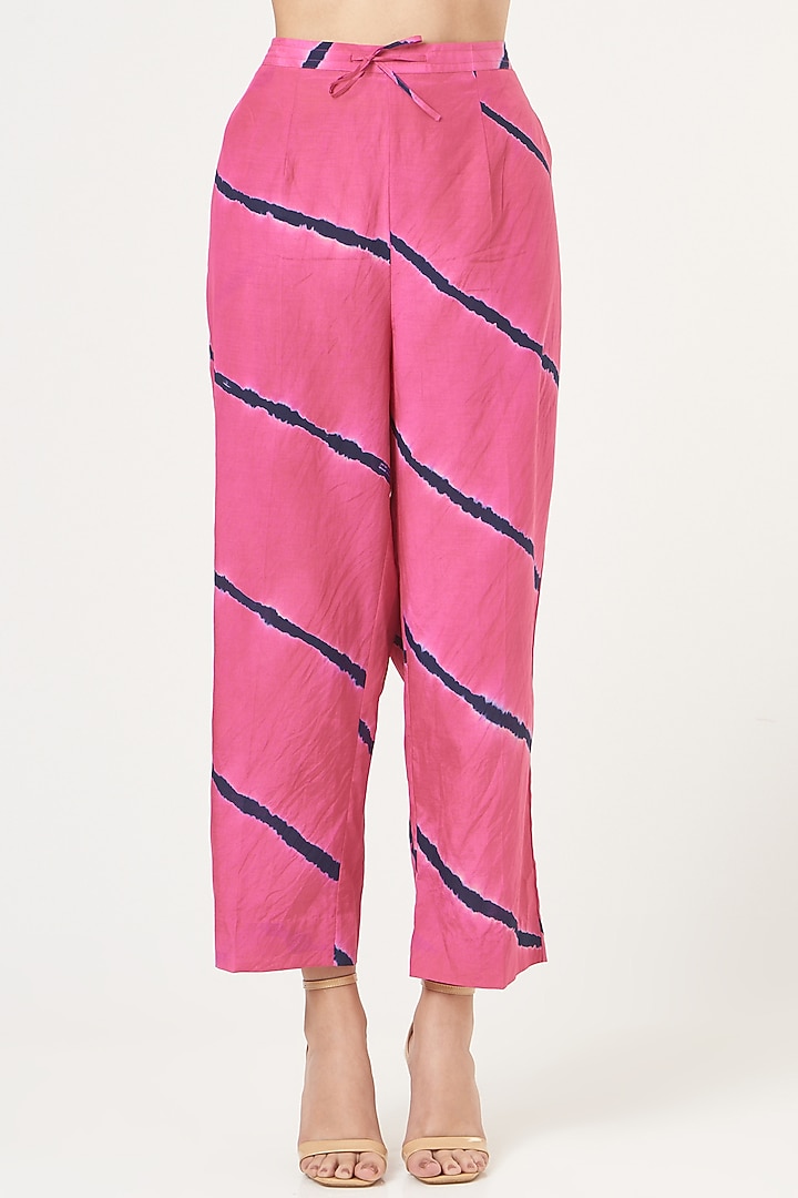 Pink Leheriya Kaftan Set by The Pot Plant at Pernia's Pop Up Shop