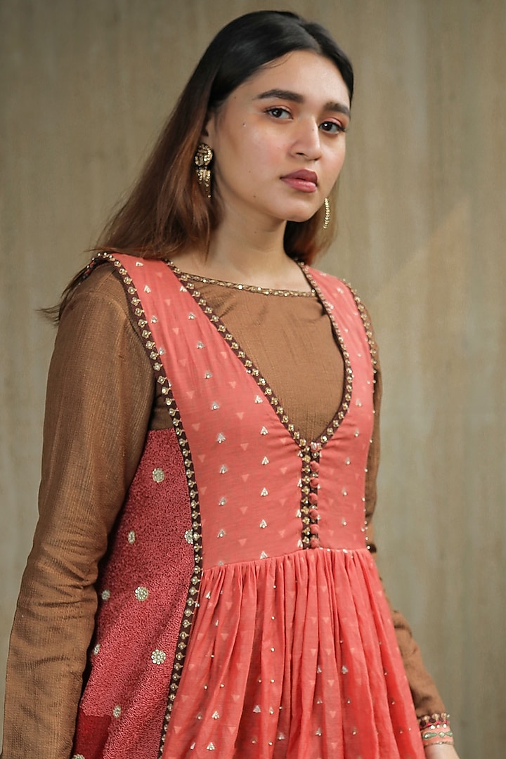 Pink Embroidered Kurta Set by THE HOUSE OF KOSH at Pernia's Pop Up Shop