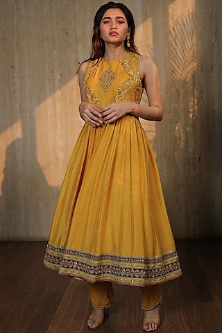 Yellow Zardosi Embroidered Kurta Set by THE HOUSE OF KOSH