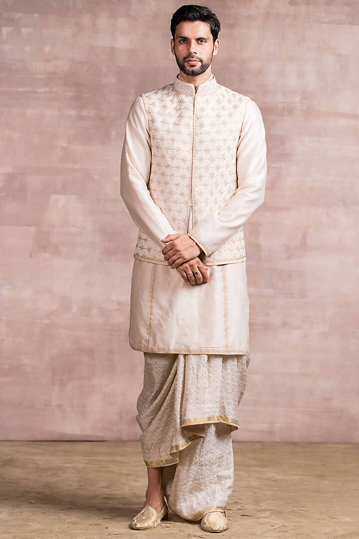 Ivory Georgette Chikankari Embroidered Bundi Jacket by Tarun Tahiliani Men