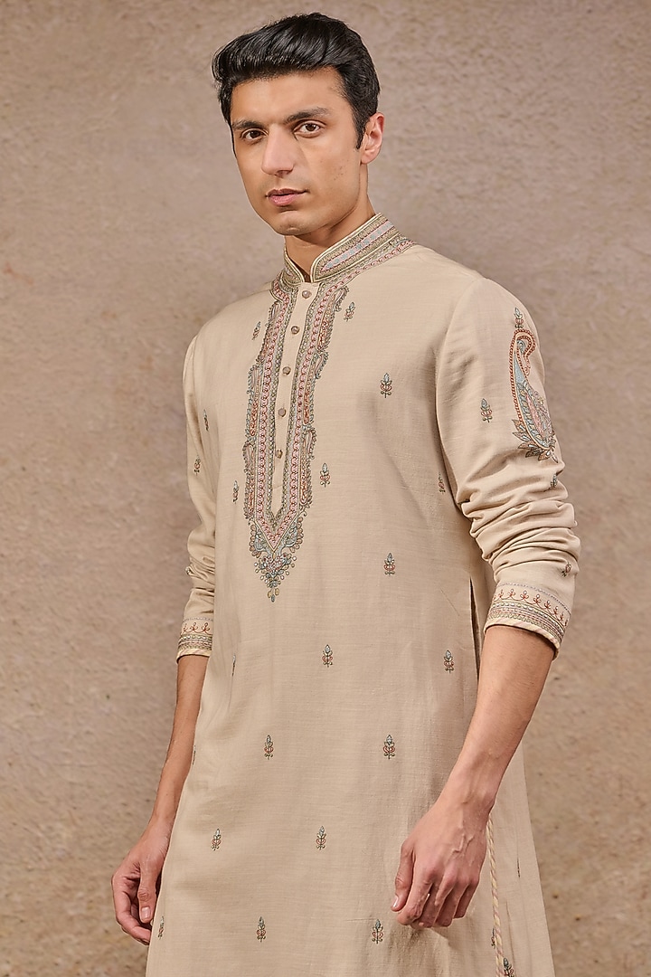 Ivory Jacquard Thread Embroidered Kurta Set by Tarun Tahiliani Men at Pernia's Pop Up Shop