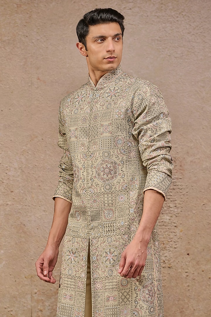 Jade Moonga Silk Printed & Resham Embroidered Kurta Set by Tarun Tahiliani Men at Pernia's Pop Up Shop
