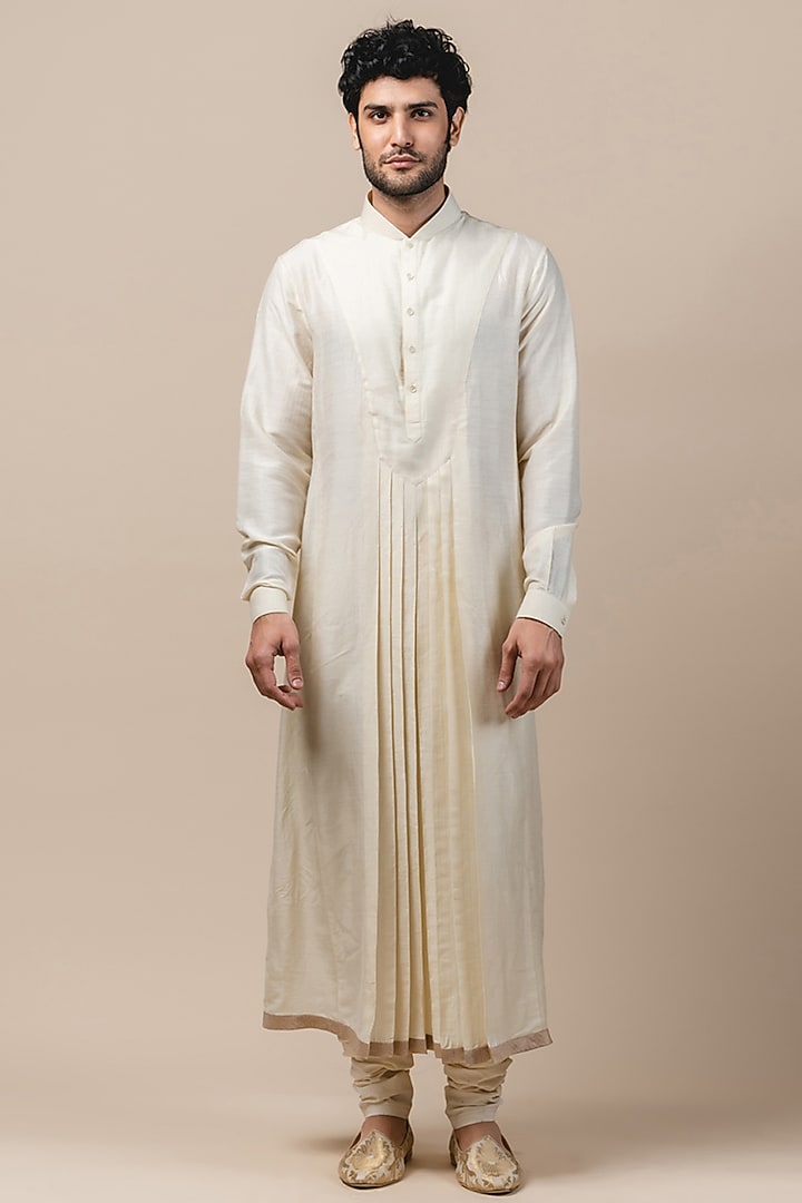 Ivory Front Pleated Kurta Set by Tarun Tahiliani Men at Pernia's Pop Up Shop