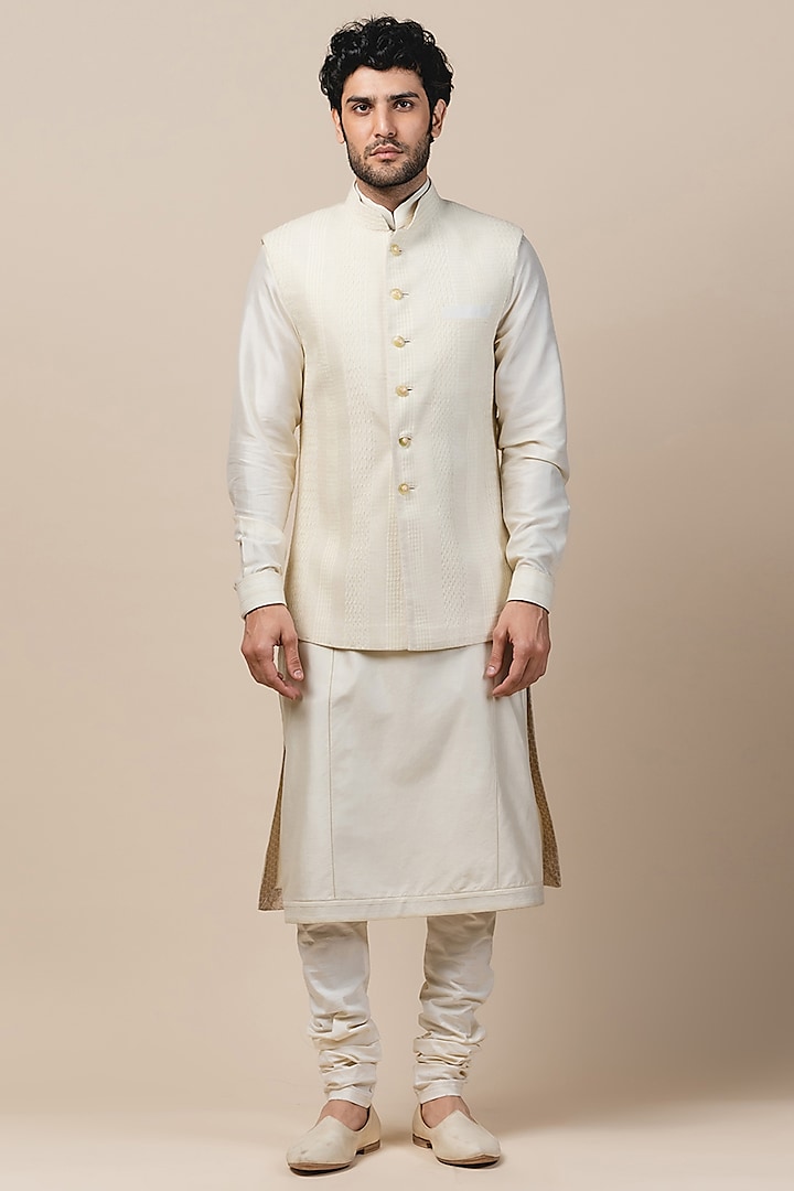 Ivory Katan Silk Textured Bundi Jacket by Tarun Tahiliani Men