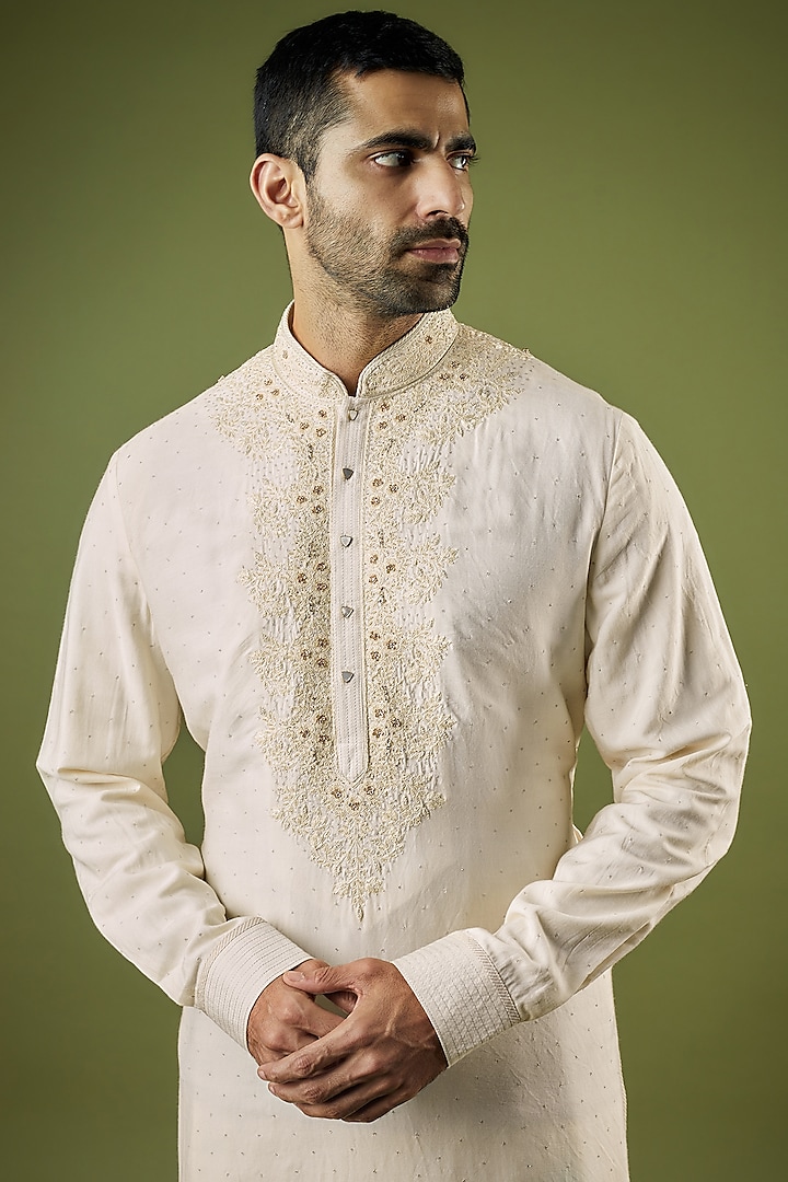Ivory Spun Silk Embroidered Kurta Set by Tarun Tahiliani Men at Pernia's Pop Up Shop