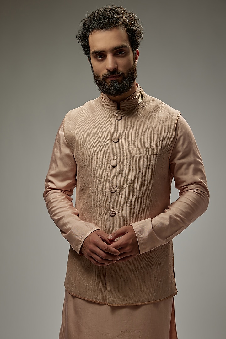 Salmon Pink Silk Bundi Jacket by Tarun Tahiliani Men at Pernia's Pop Up Shop