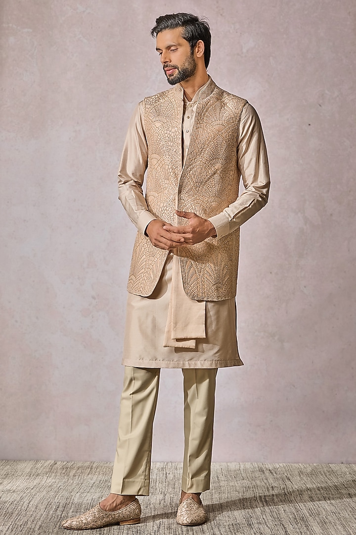 Gold Georgette & Dupion Silk Bundi Jacket by Tarun Tahiliani Men at Pernia's Pop Up Shop